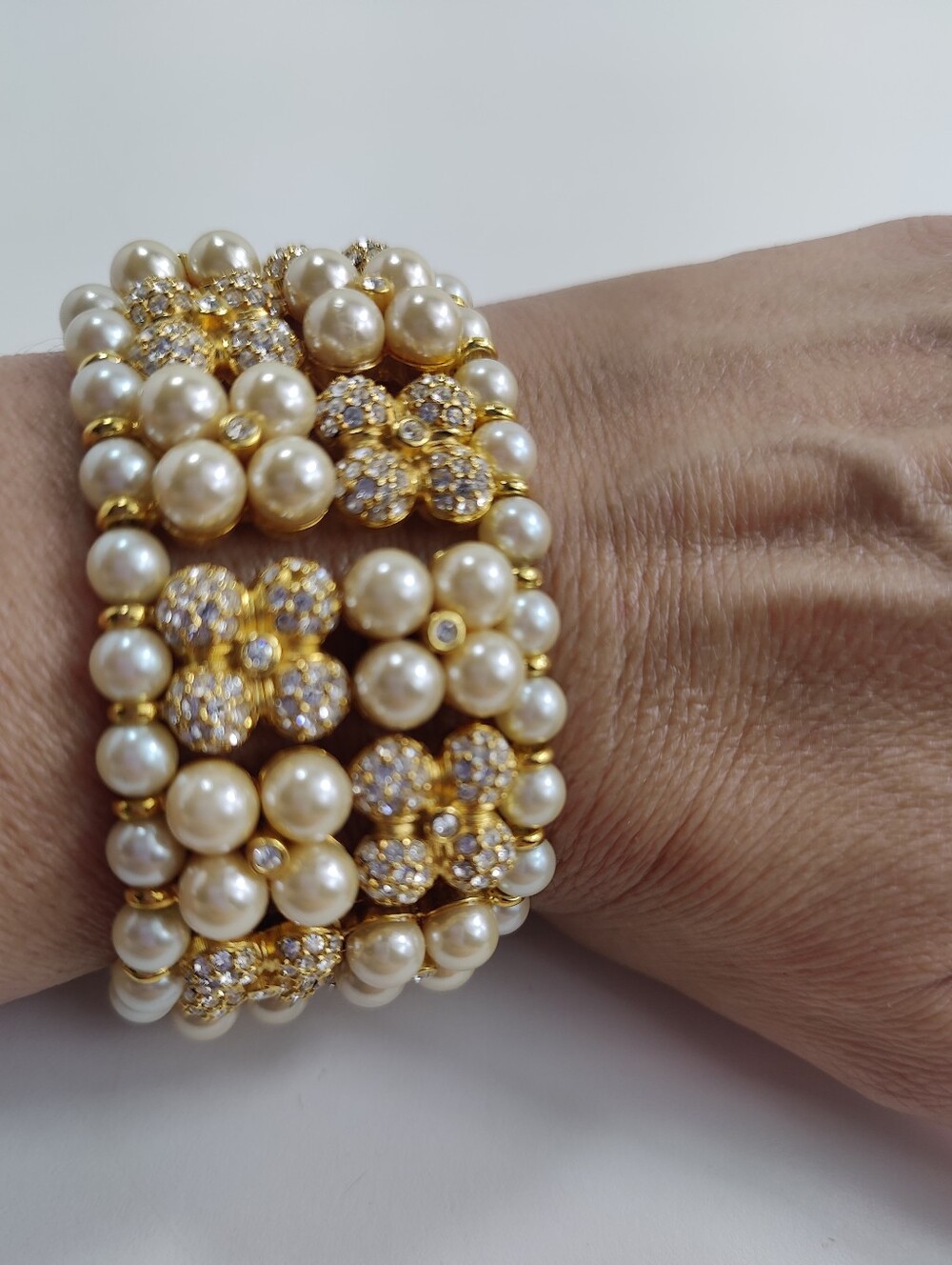 Wide Faux Pearl Rhinestone Flower Bracelet Gold Tone Box Clasp Statement